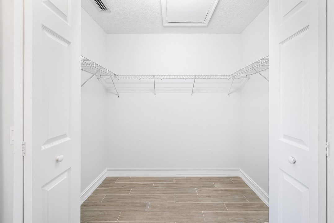 For Rent: $5,200 (5 beds, 3 baths, 2994 Square Feet)