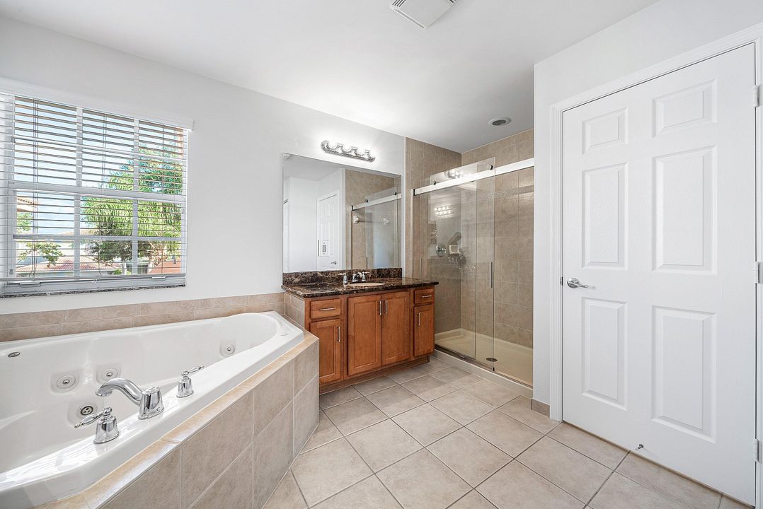 For Rent: $5,200 (5 beds, 3 baths, 2994 Square Feet)