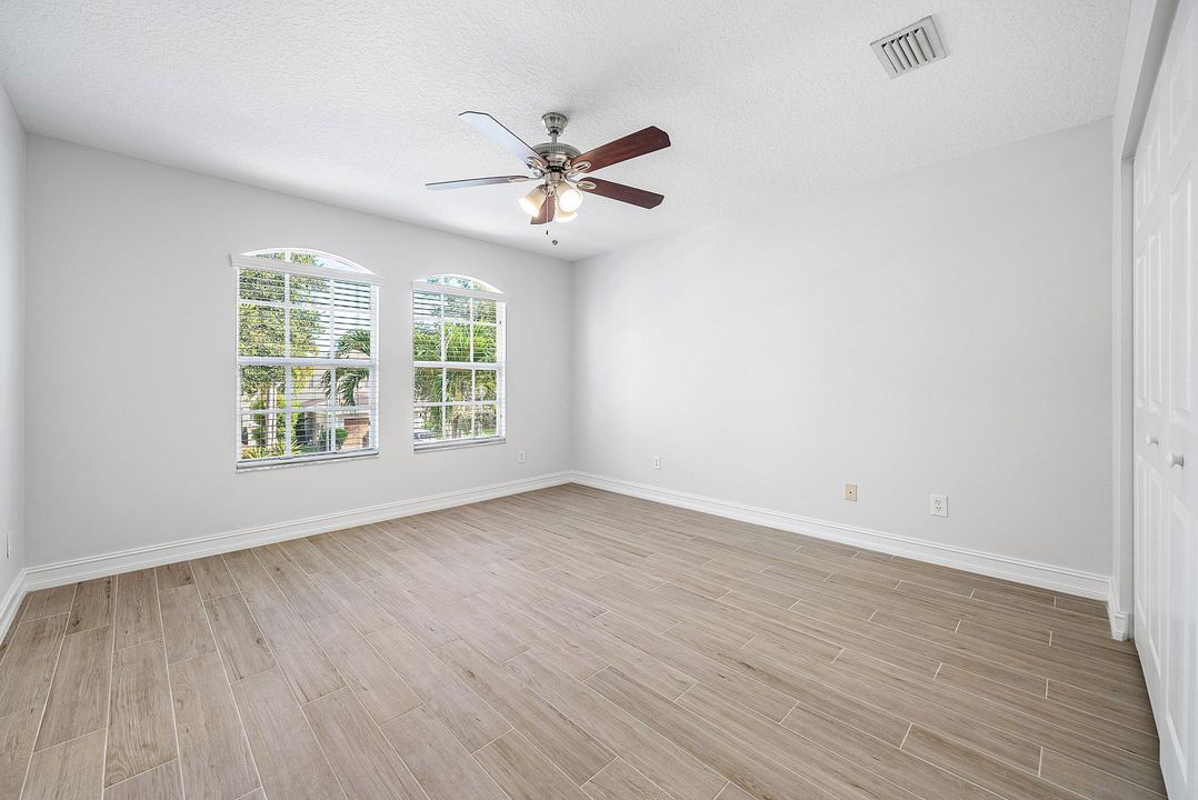 For Rent: $5,200 (5 beds, 3 baths, 2994 Square Feet)