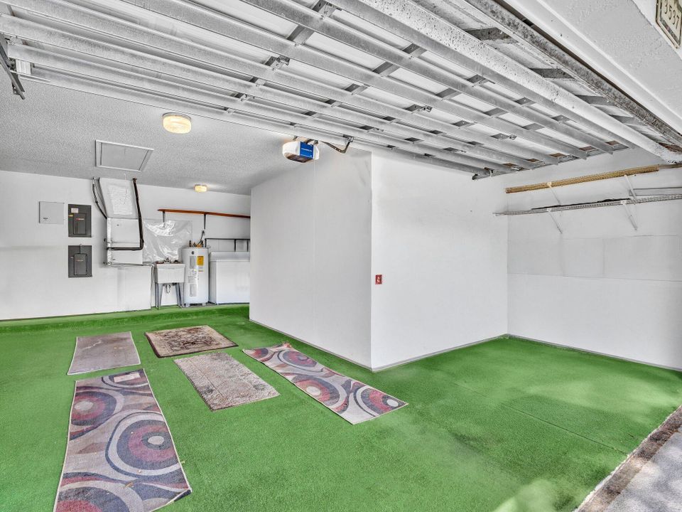 For Sale: $699,000 (2 beds, 2 baths, 1569 Square Feet)