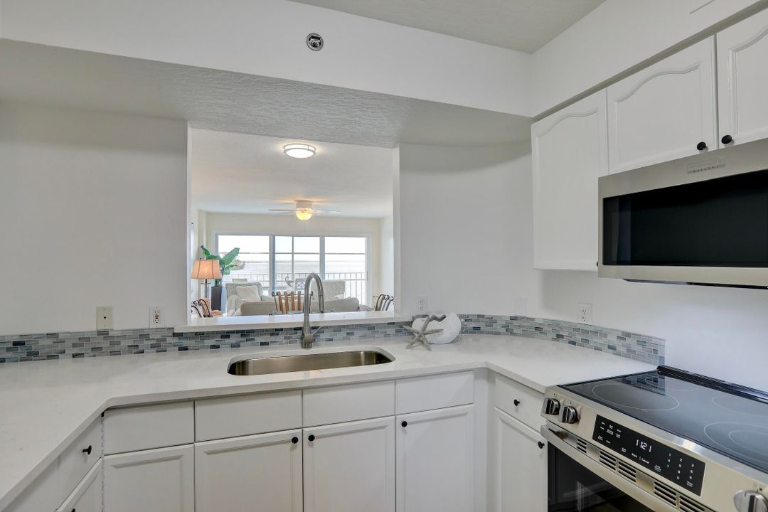 На продажу: $429,000 (2 спален, 2 ванн, 1337 Квадратных фут)