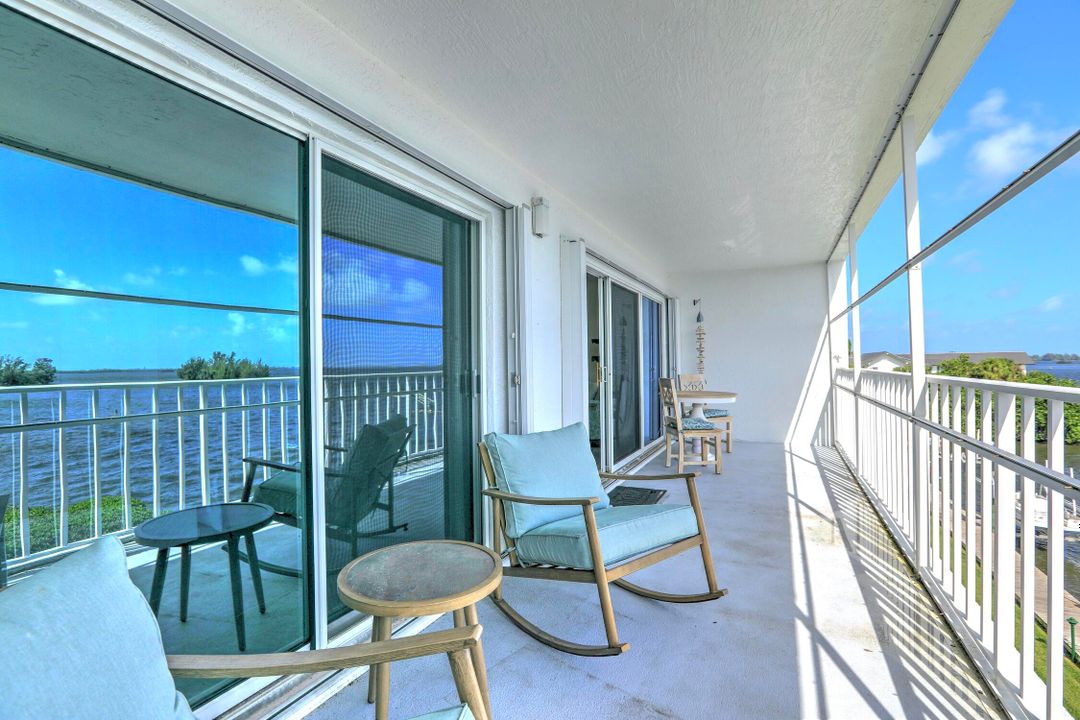 На продажу: $429,000 (2 спален, 2 ванн, 1337 Квадратных фут)