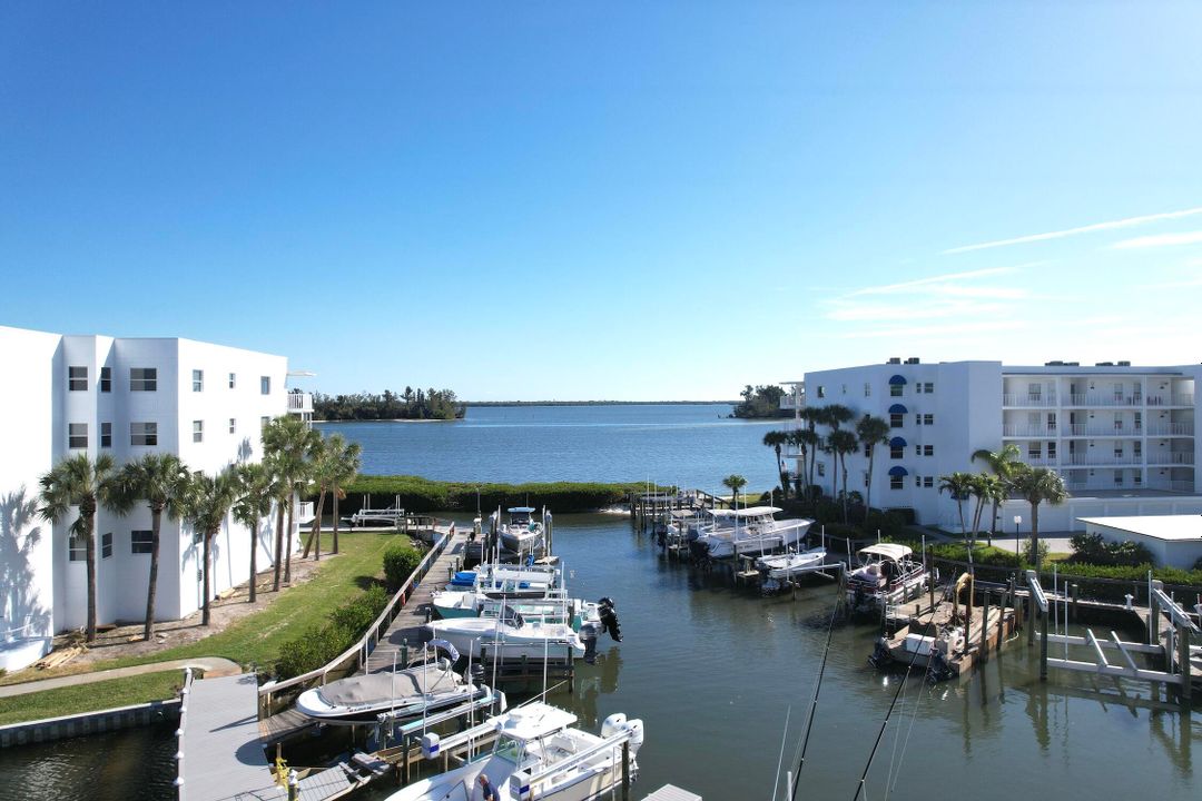 На продажу: $429,000 (2 спален, 2 ванн, 1337 Квадратных фут)