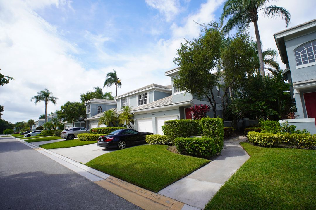 待售: $260,000 (3 贝兹, 2 浴室, 2067 平方英尺)