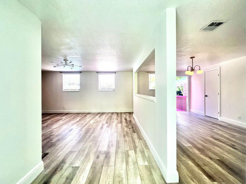 En Renta: $5,000 (4 camas, 3 baños, 1614 Pies cuadrados)