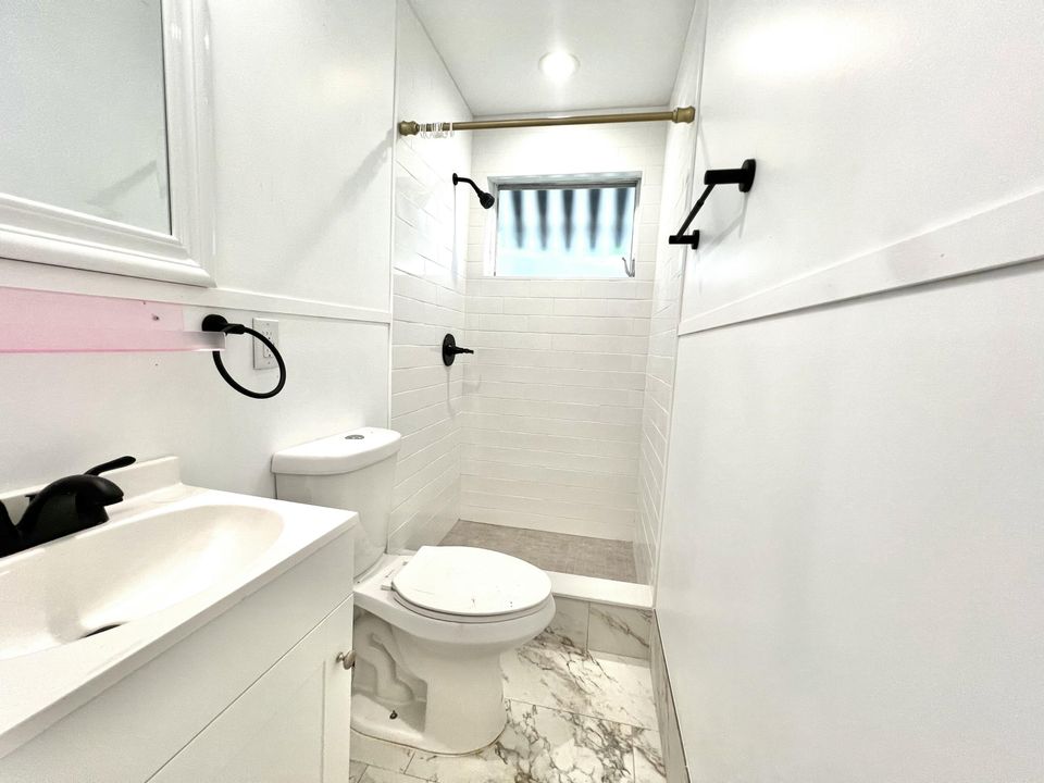 En Renta: $5,000 (4 camas, 3 baños, 1614 Pies cuadrados)