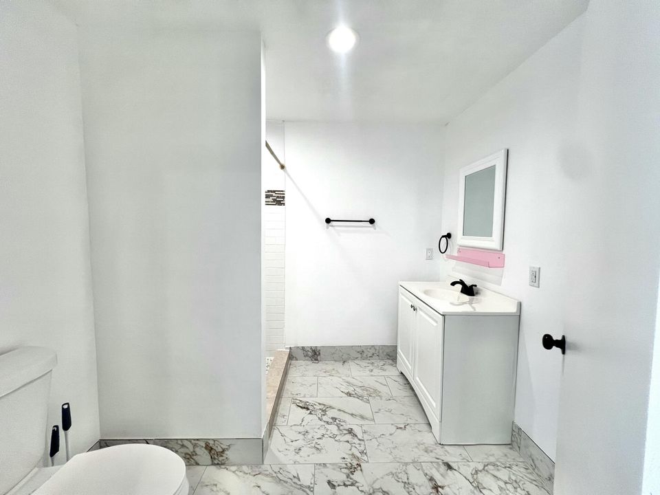 En Renta: $5,000 (4 camas, 3 baños, 1614 Pies cuadrados)