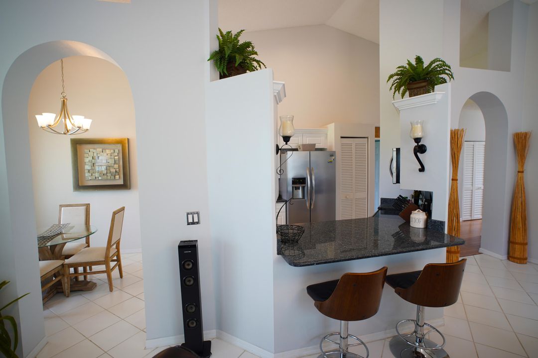 待售: $260,000 (3 贝兹, 2 浴室, 2067 平方英尺)