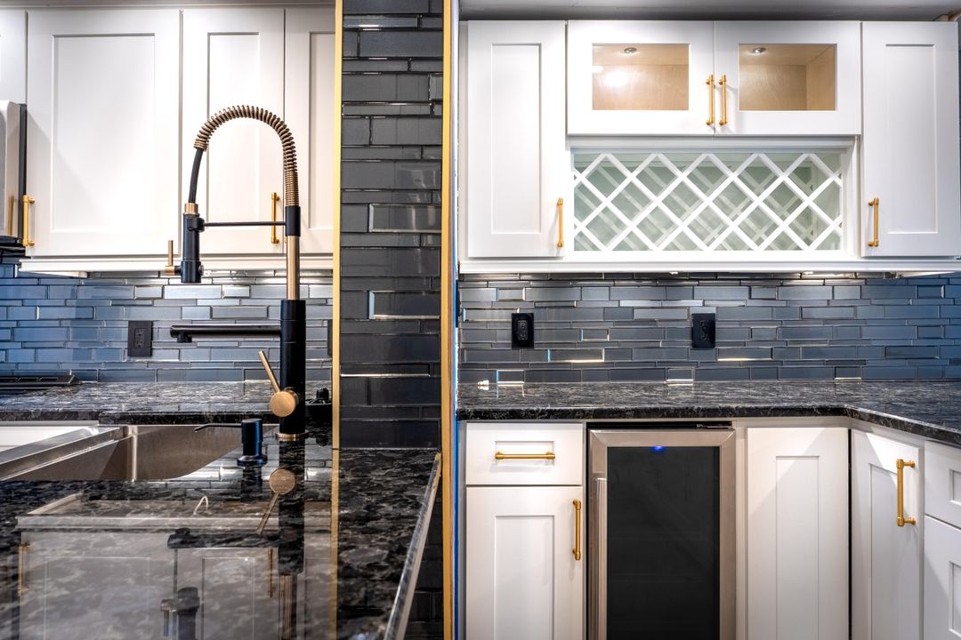 待售: $199,000 (2 贝兹, 2 浴室, 1100 平方英尺)