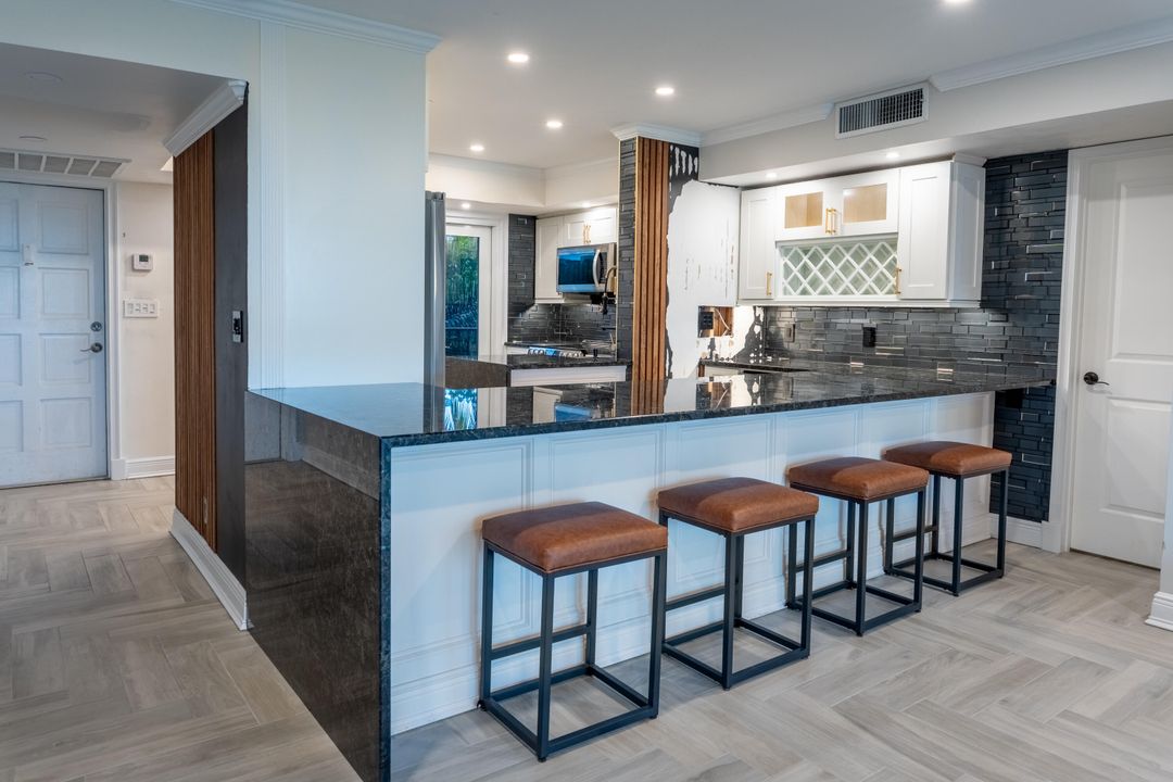 待售: $199,000 (2 贝兹, 2 浴室, 1100 平方英尺)