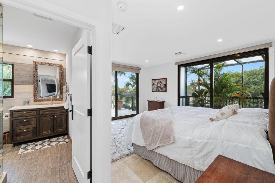 出租: $12,000 (4 贝兹, 4 浴室, 2500 平方英尺)