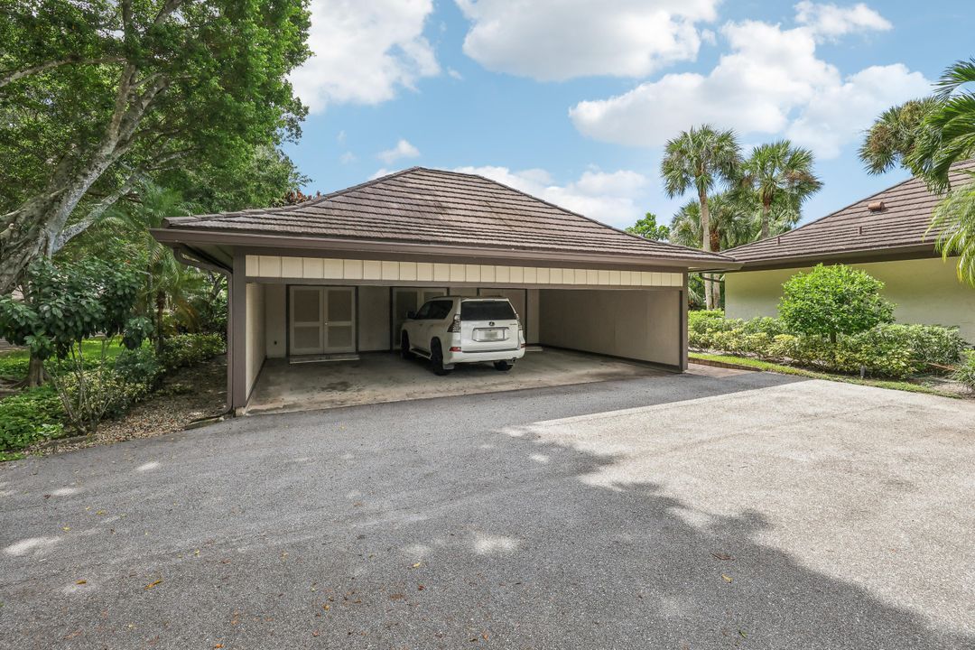 出租: $12,000 (4 贝兹, 4 浴室, 2500 平方英尺)