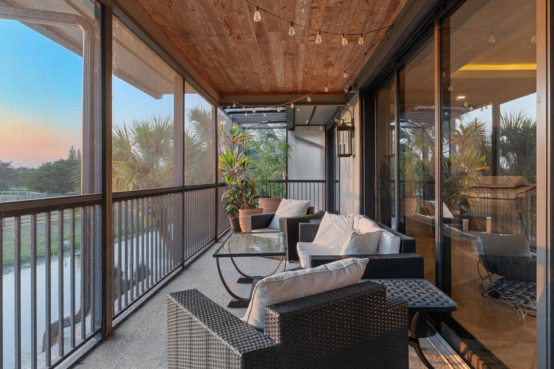 出租: $12,000 (4 贝兹, 4 浴室, 2500 平方英尺)