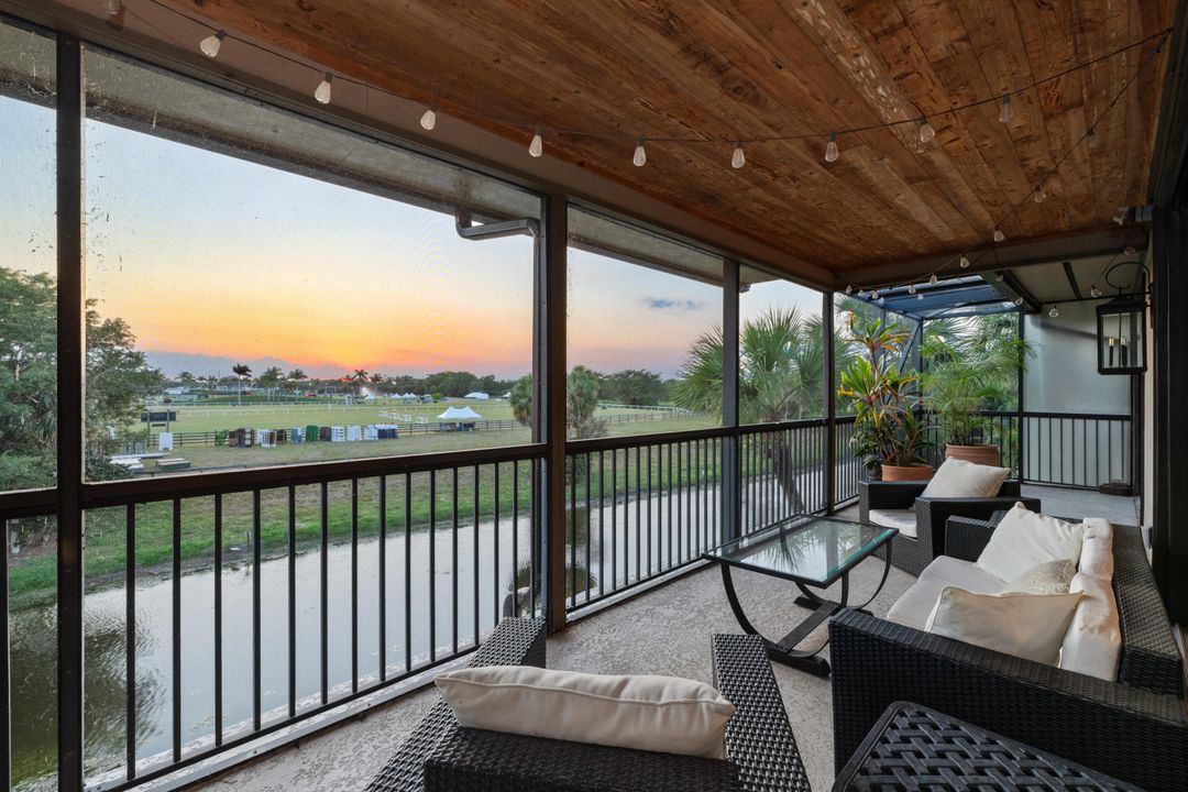 出租: $12,000 (4 贝兹, 4 浴室, 2500 平方英尺)