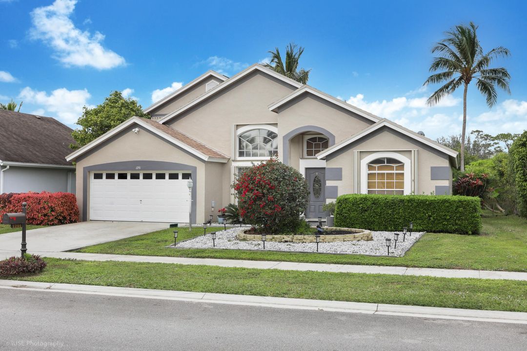 Recently Rented: $7,500 (4 beds, 3 baths, 2536 Square Feet)