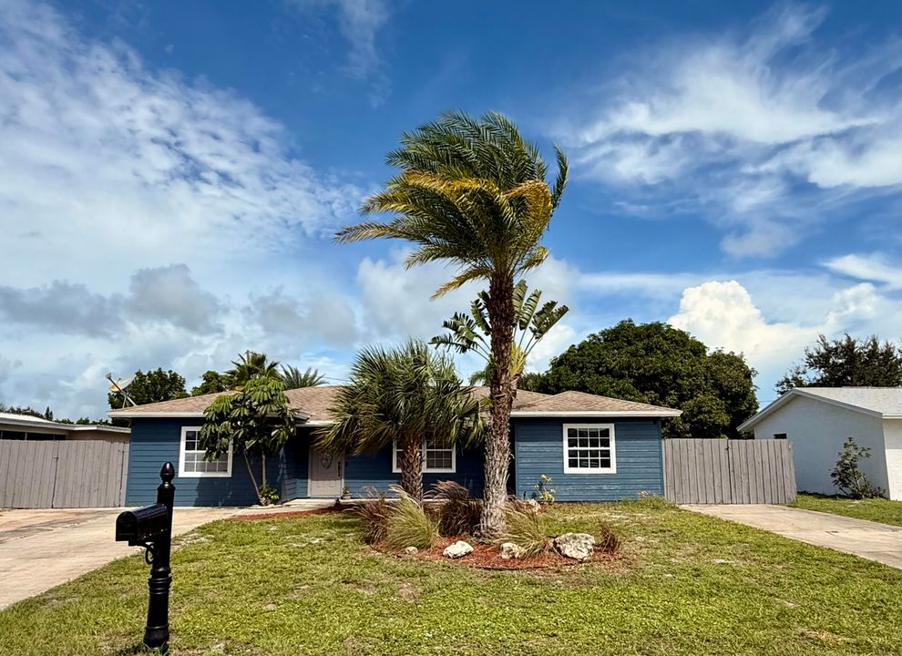 For Sale: $439,000 (4 beds, 2 baths, 1603 Square Feet)