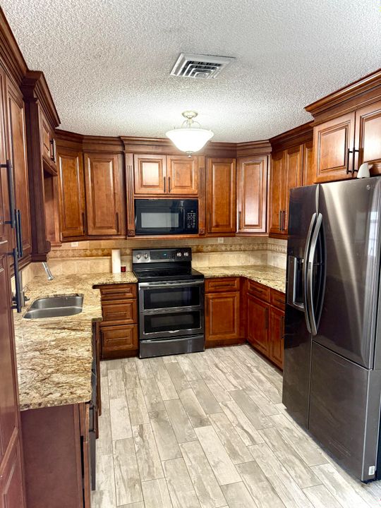 For Sale: $439,000 (4 beds, 2 baths, 1603 Square Feet)