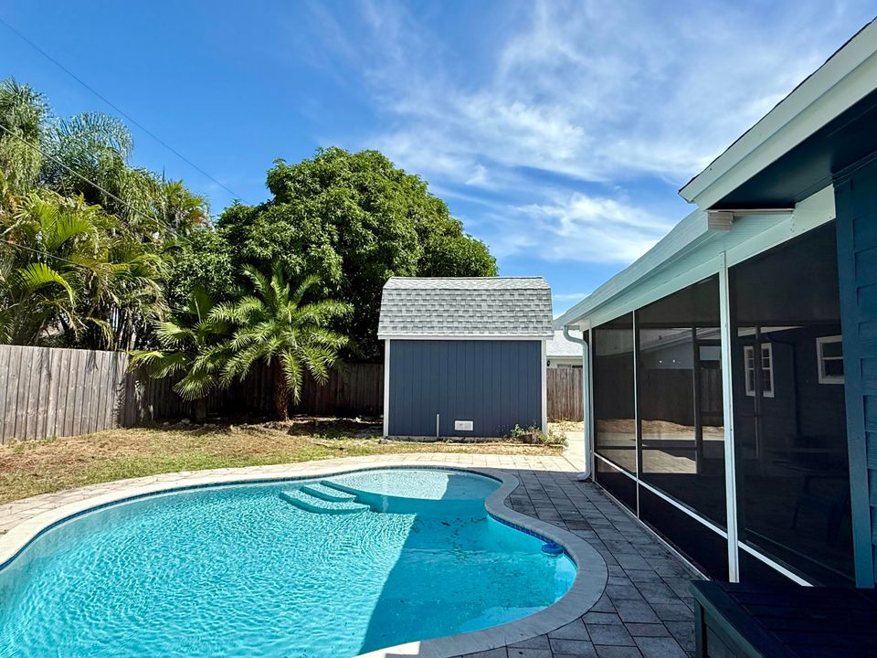 For Sale: $439,000 (4 beds, 2 baths, 1603 Square Feet)