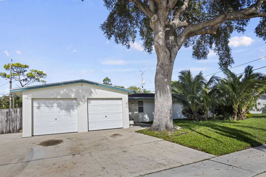 For Sale: $560,000 (3 beds, 2 baths, 1834 Square Feet)