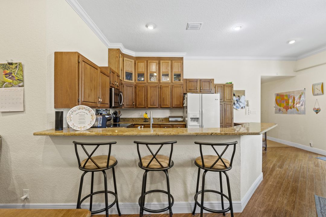 For Sale: $560,000 (3 beds, 2 baths, 1834 Square Feet)