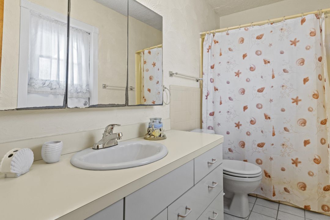 For Sale: $560,000 (3 beds, 2 baths, 1834 Square Feet)