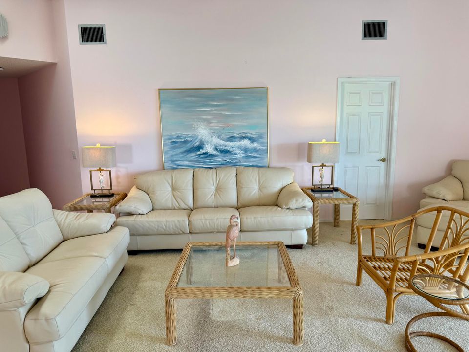 出租: $4,000 (2 贝兹, 2 浴室, 1761 平方英尺)