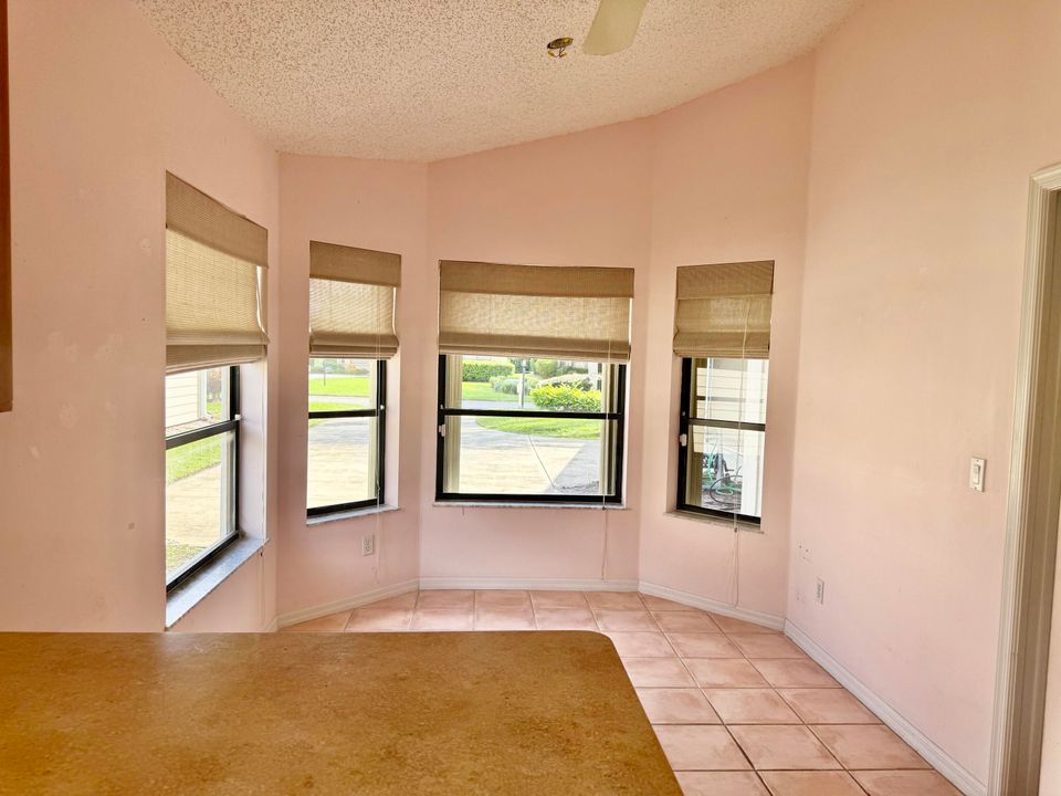 出租: $4,000 (2 贝兹, 2 浴室, 1761 平方英尺)