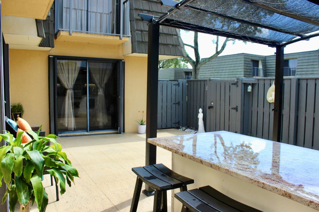 合同活跃: $309,999 (2 贝兹, 2 浴室, 1236 平方英尺)