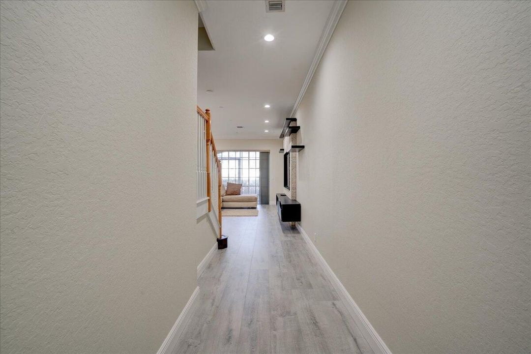 Active With Contract: $486,500 (3 beds, 2 baths, 2209 Square Feet)