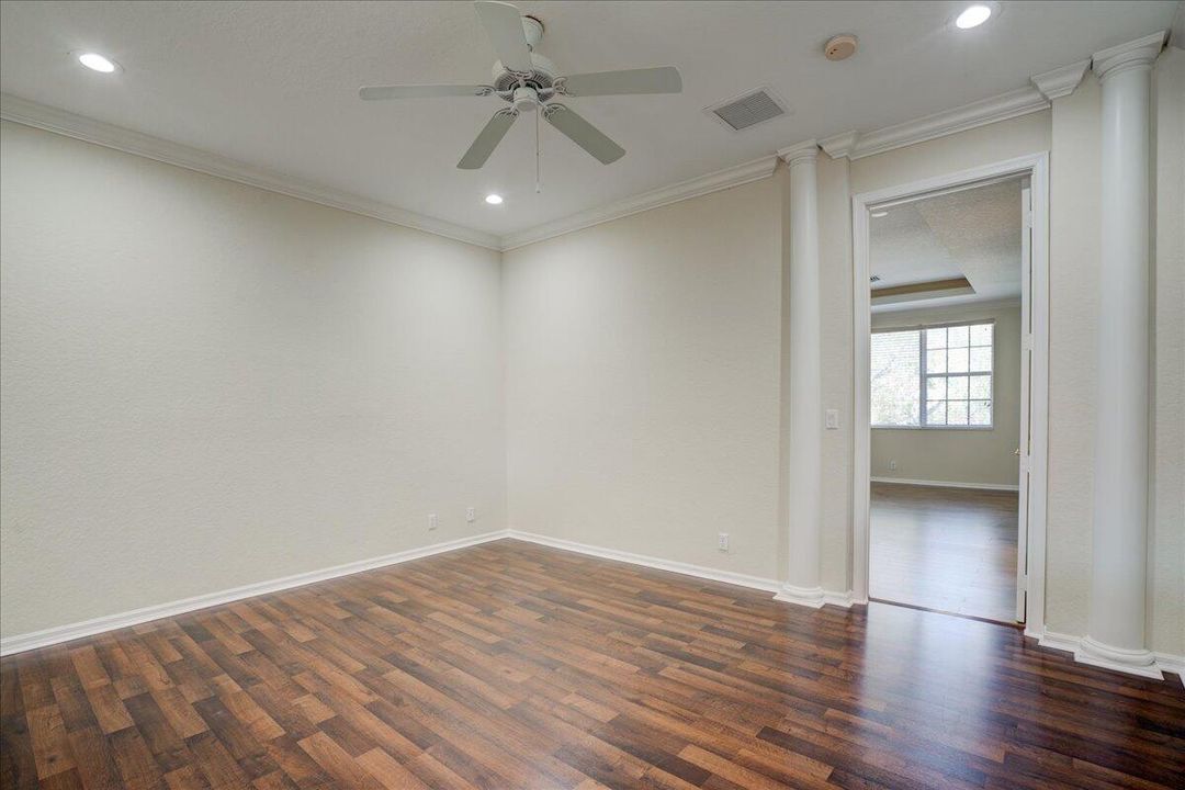 Active With Contract: $486,500 (3 beds, 2 baths, 2209 Square Feet)