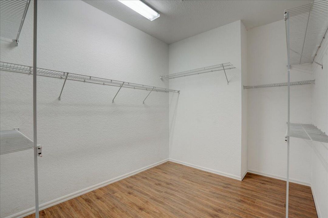 Active With Contract: $486,500 (3 beds, 2 baths, 2209 Square Feet)