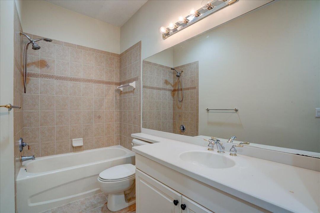 Active With Contract: $486,500 (3 beds, 2 baths, 2209 Square Feet)