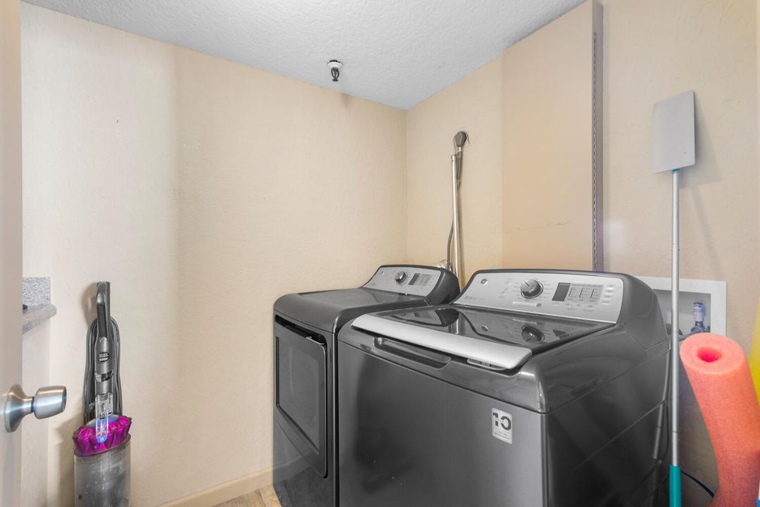 For Rent: $10,000 (2 beds, 2 baths, 1400 Square Feet)