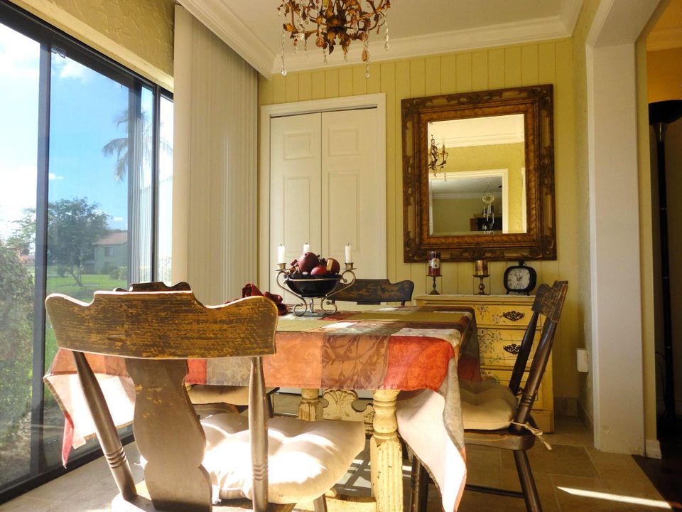 Active With Contract: $3,200 (2 beds, 2 baths, 1186 Square Feet)