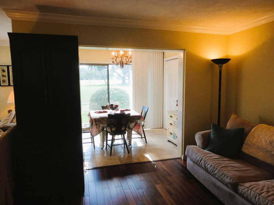 Active With Contract: $3,200 (2 beds, 2 baths, 1186 Square Feet)