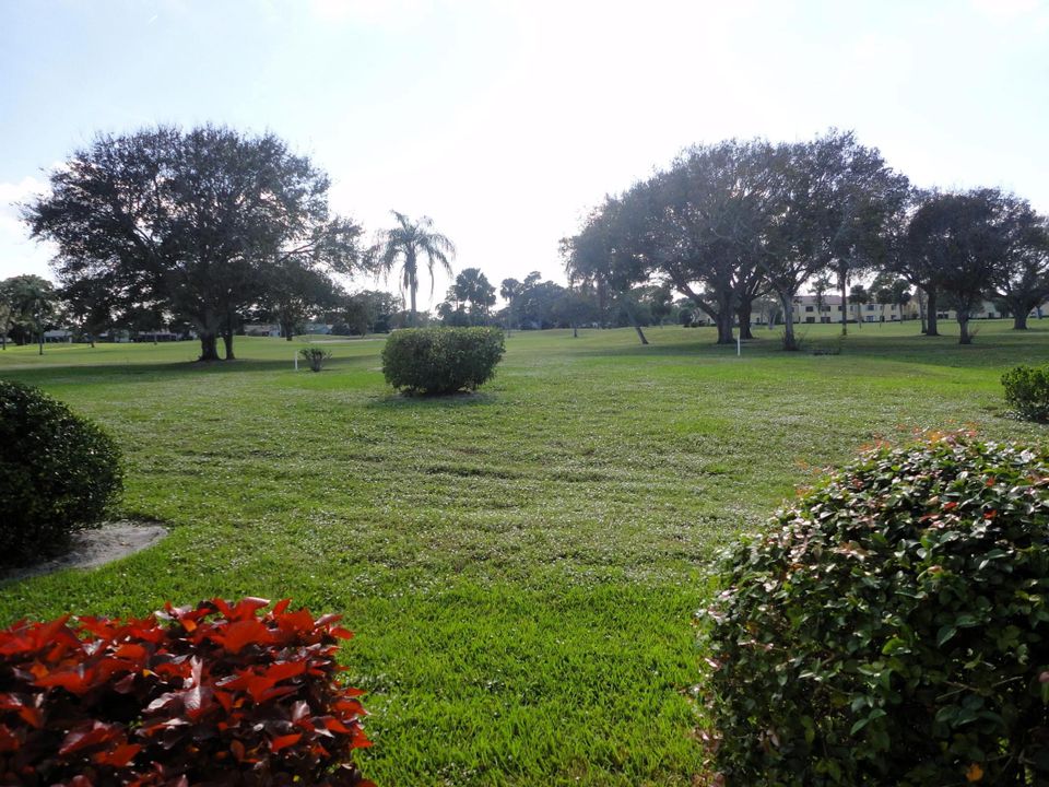 Active With Contract: $3,200 (2 beds, 2 baths, 1186 Square Feet)