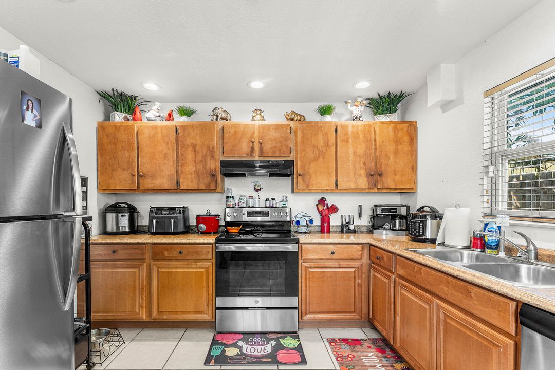 For Sale: $584,000 (0 beds, 0 baths, 1690 Square Feet)