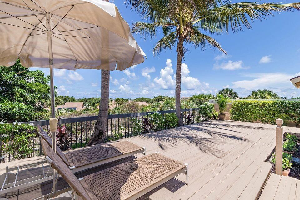 合同活跃: $9,800 (3 贝兹, 2 浴室, 1999 平方英尺)