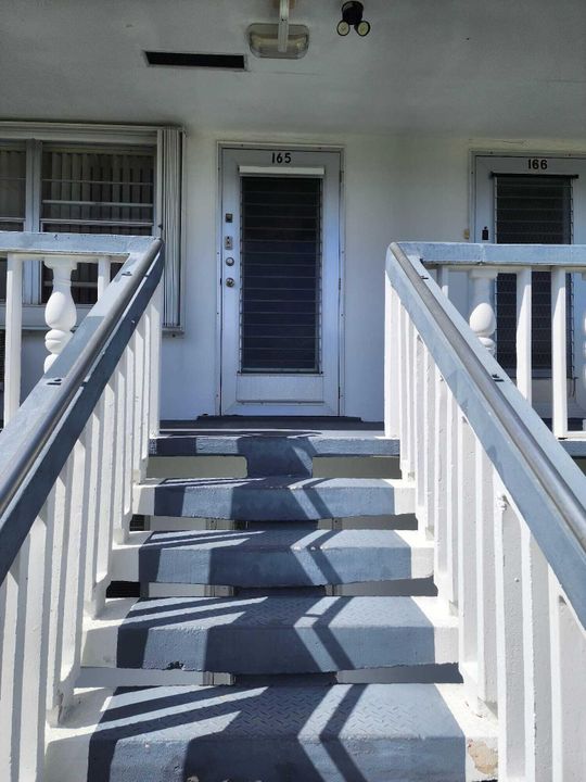 Под контрактом: $59,000 (1 спален, 1 ванн, 570 Квадратных фут)