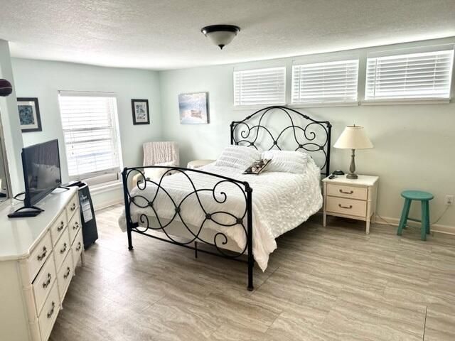 出租: $1,650 (1 贝兹, 1 浴室, 1000 平方英尺)