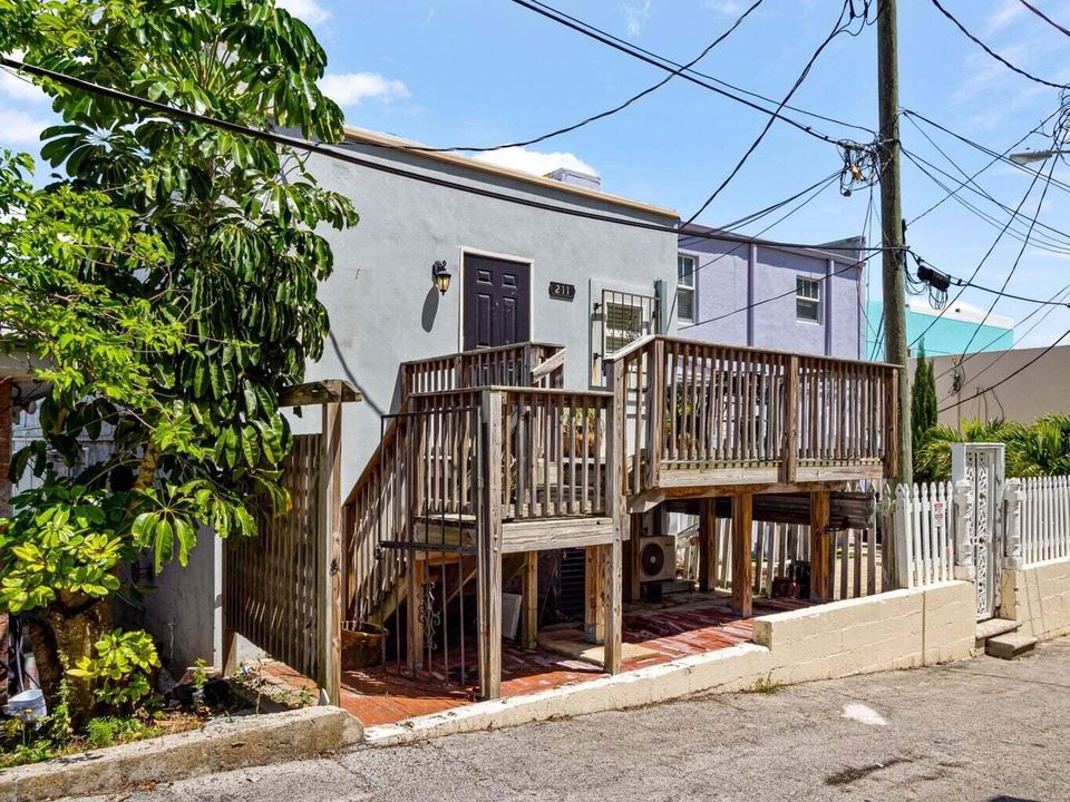 出租: $1,650 (1 贝兹, 1 浴室, 1000 平方英尺)