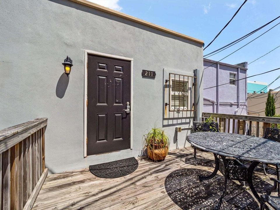 出租: $1,650 (1 贝兹, 1 浴室, 1000 平方英尺)