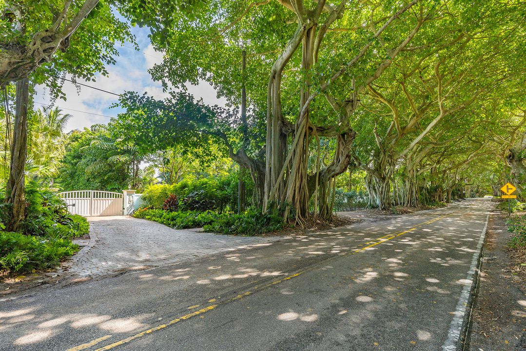 For Sale: $5,100,000 (6 beds, 5 baths, 4314 Square Feet)