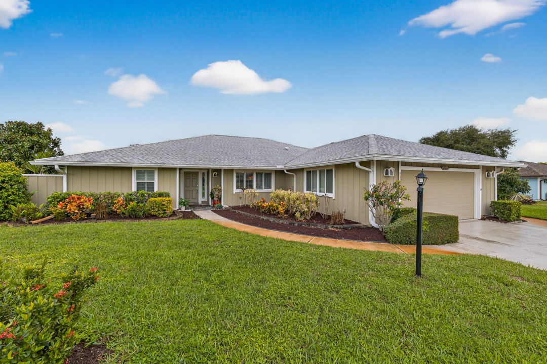 Под контрактом: $699,000 (3 спален, 2 ванн, 2693 Квадратных фут)