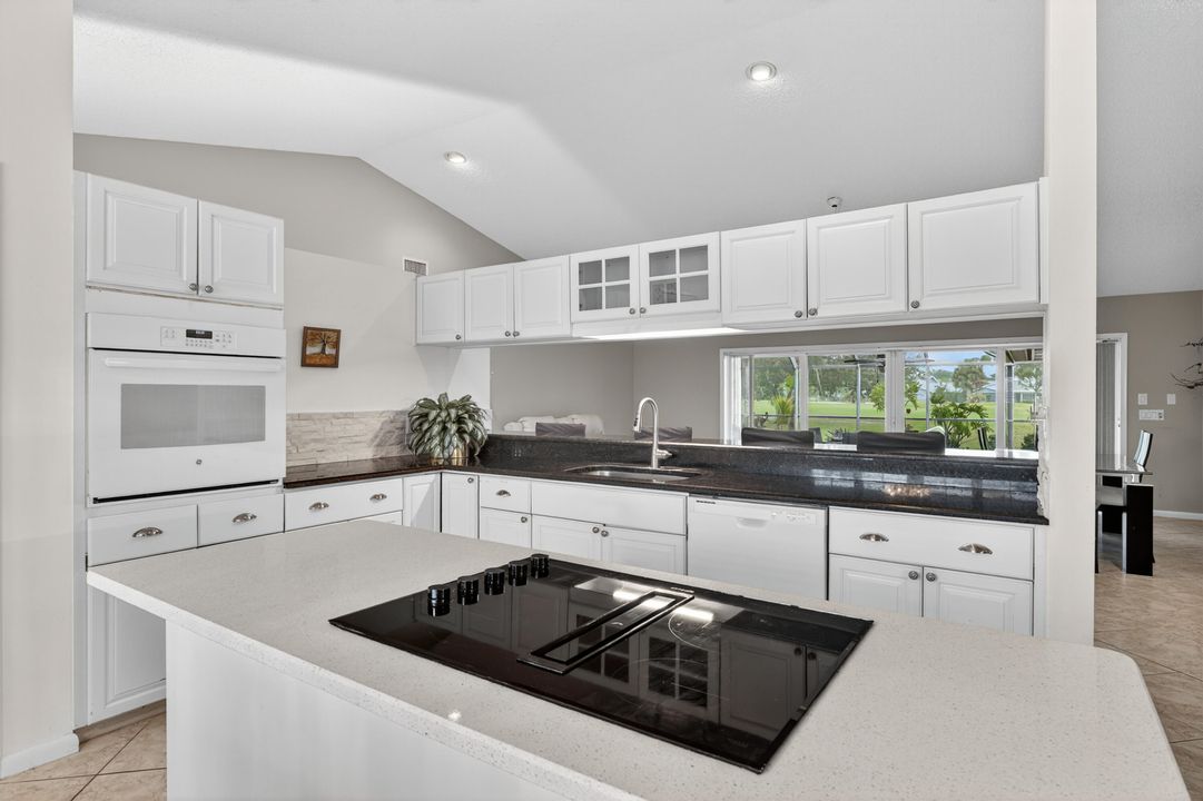 Под контрактом: $699,000 (3 спален, 2 ванн, 2693 Квадратных фут)