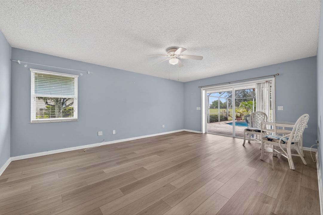 Под контрактом: $699,000 (3 спален, 2 ванн, 2693 Квадратных фут)