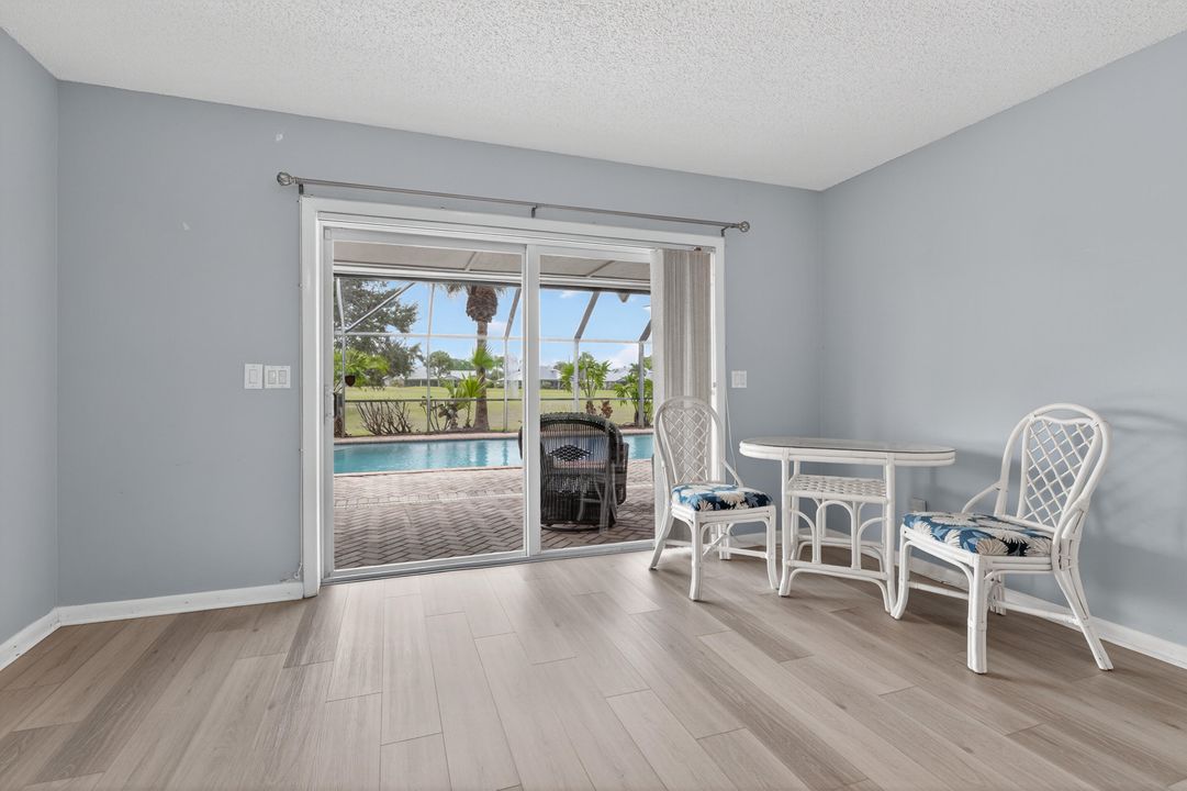 Под контрактом: $699,000 (3 спален, 2 ванн, 2693 Квадратных фут)