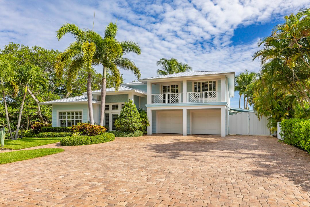 For Sale: $5,100,000 (6 beds, 5 baths, 4314 Square Feet)