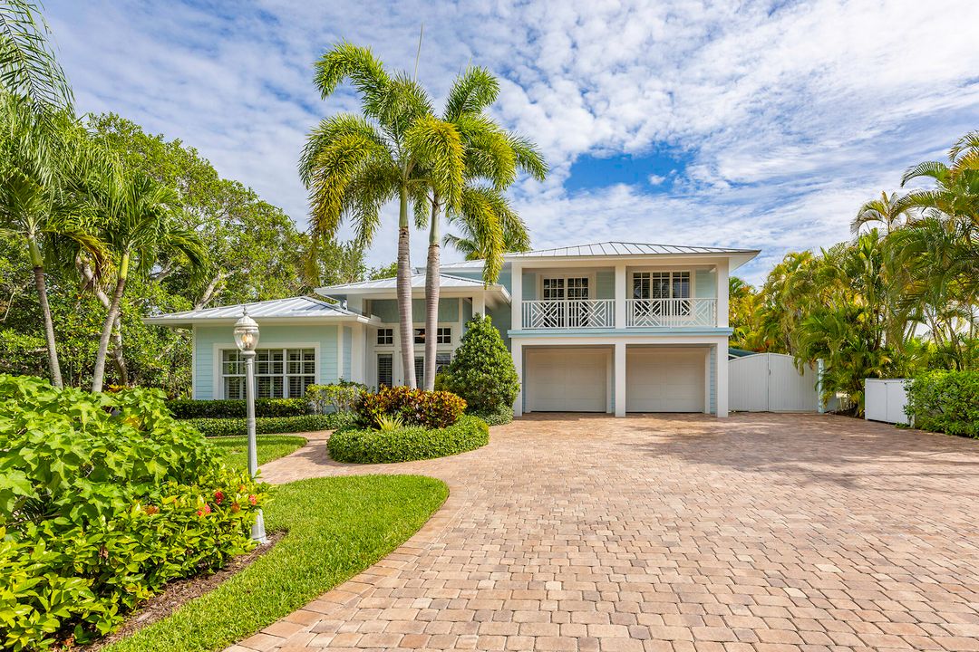 For Sale: $5,100,000 (6 beds, 5 baths, 4314 Square Feet)