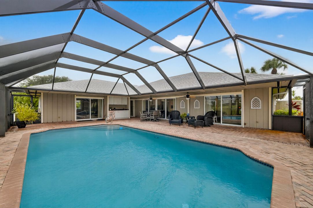 Под контрактом: $699,000 (3 спален, 2 ванн, 2693 Квадратных фут)